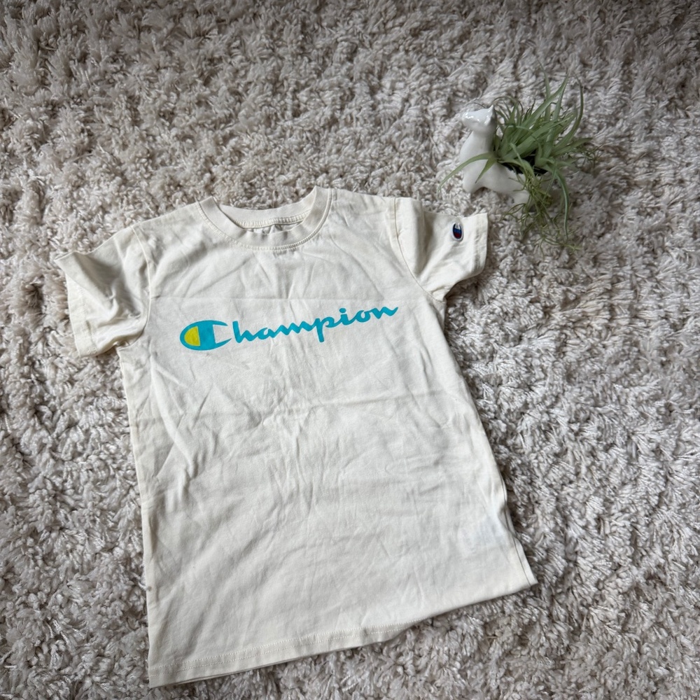 Stylish Champion white classic vintage Y2K 2000s Tee with Blue and Green Logo te
